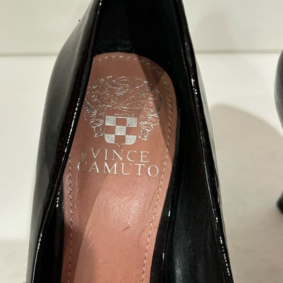 VINCE CAMUTO Women’s Black Patent Leather Peep Toe Heels - size 7.5 - Picture 6 of 7